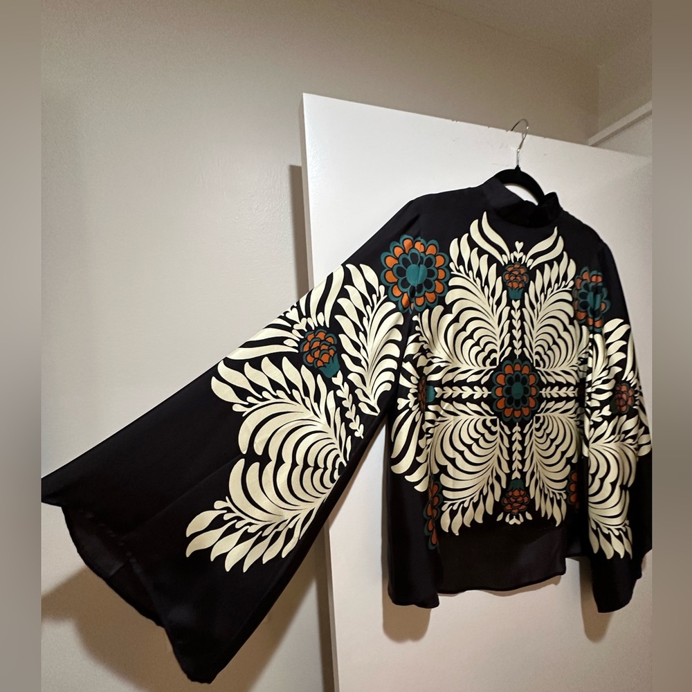 LA DoubleJ Make an Exit Silk Blouse - Picture 2 of 8